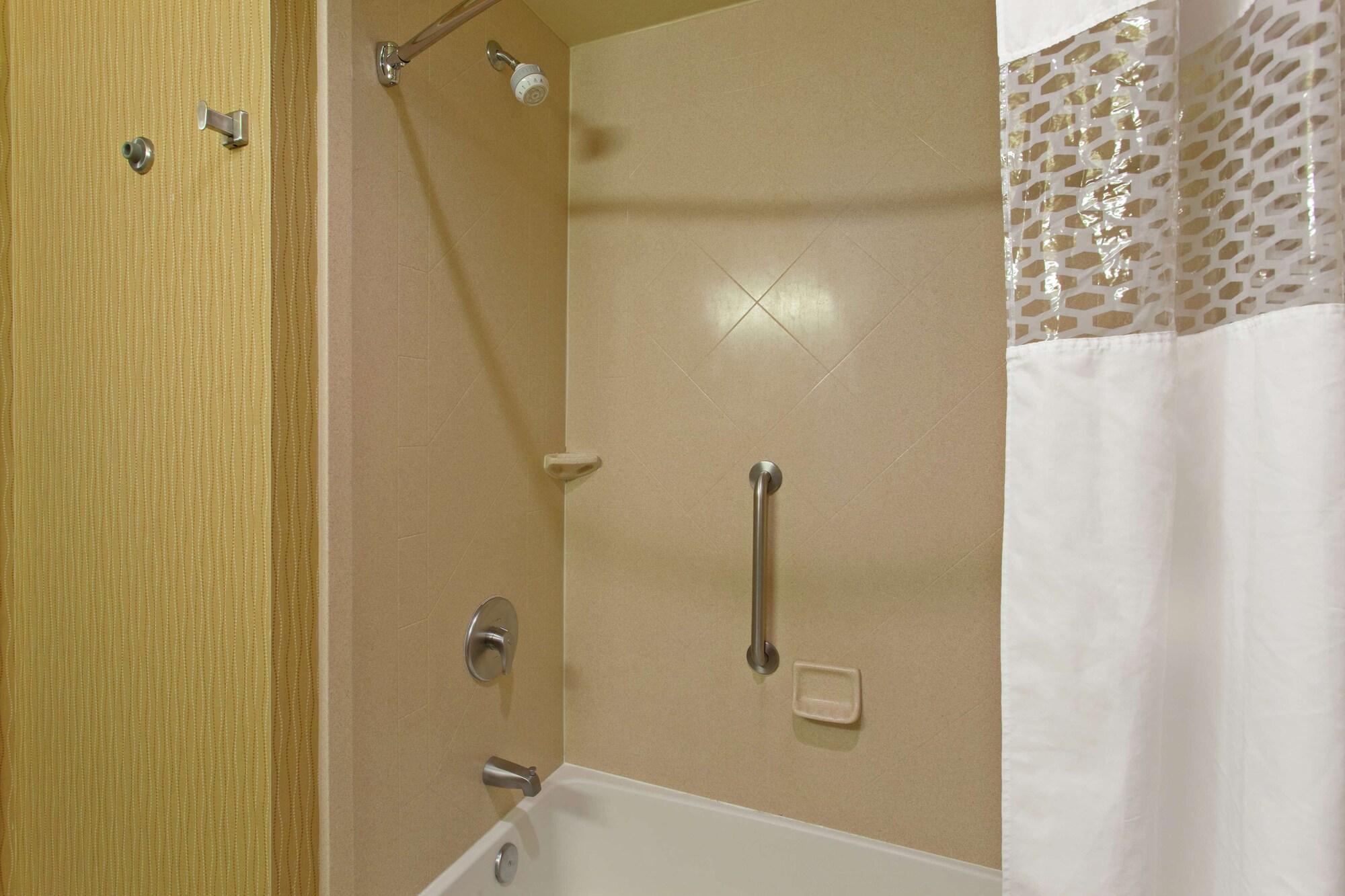 Hampton Inn And Suites Seattle - Airport / 28Th Avenue Сиатак Екстериор снимка