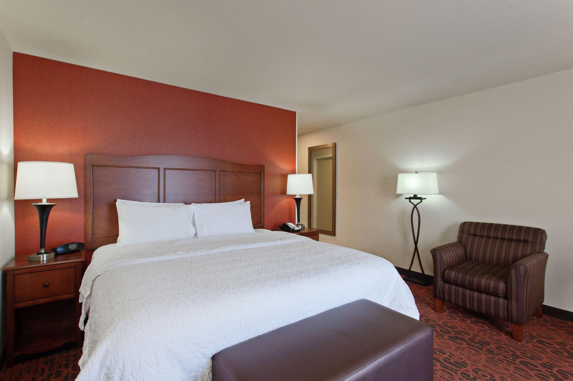 Hampton Inn And Suites Seattle - Airport / 28Th Avenue Сиатак Екстериор снимка