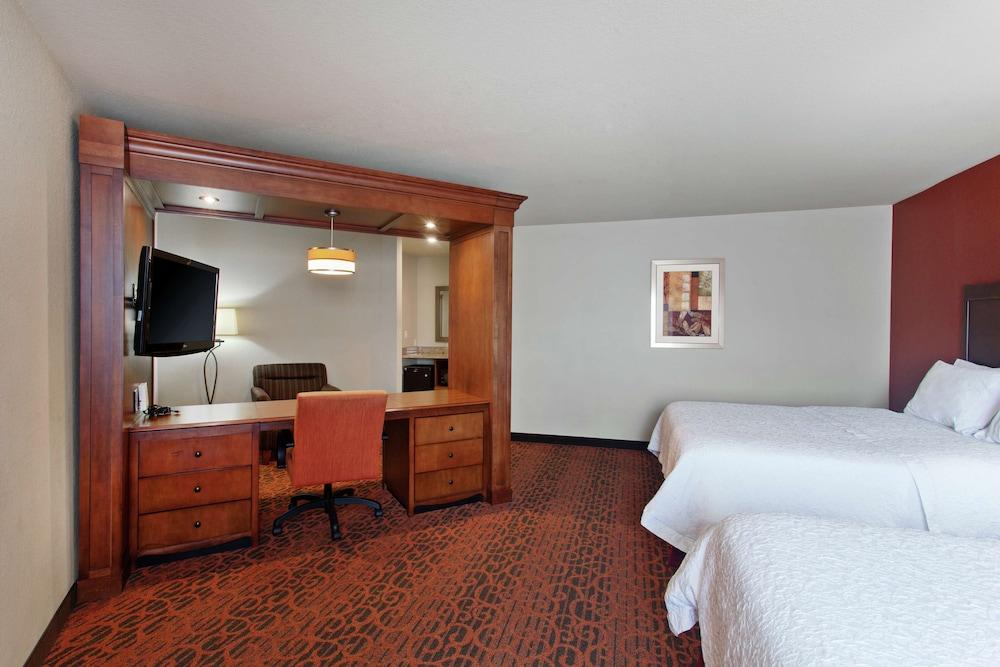 Hampton Inn And Suites Seattle - Airport / 28Th Avenue Сиатак Екстериор снимка