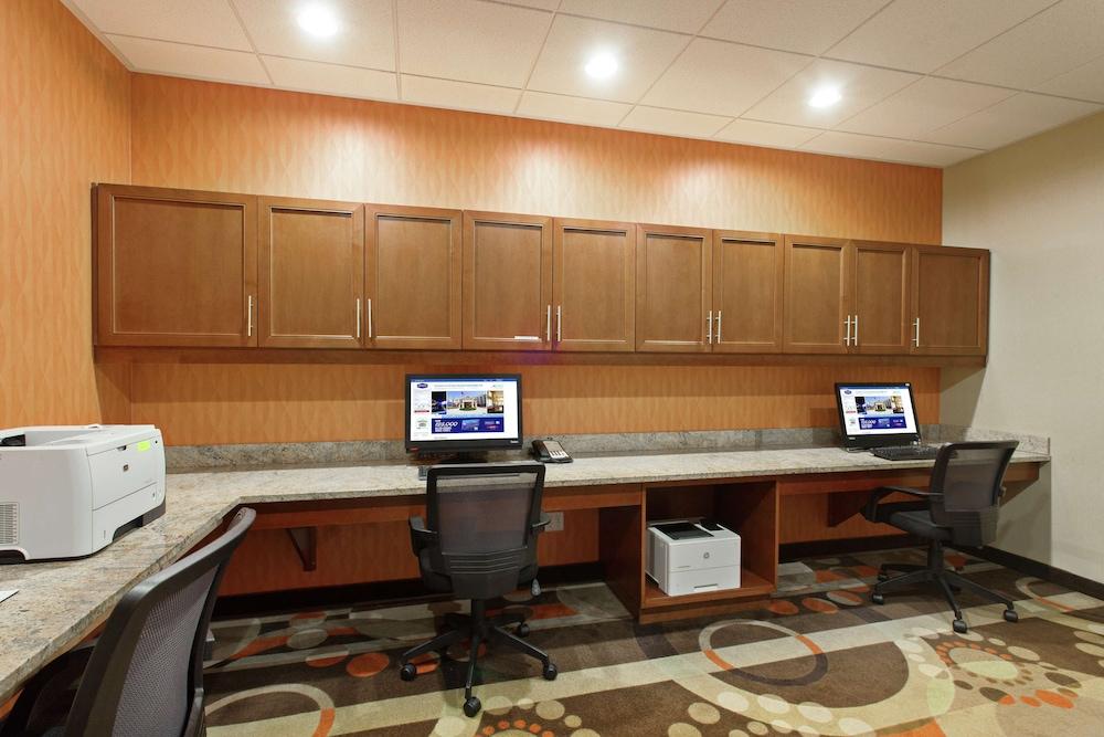 Hampton Inn And Suites Seattle - Airport / 28Th Avenue Сиатак Екстериор снимка