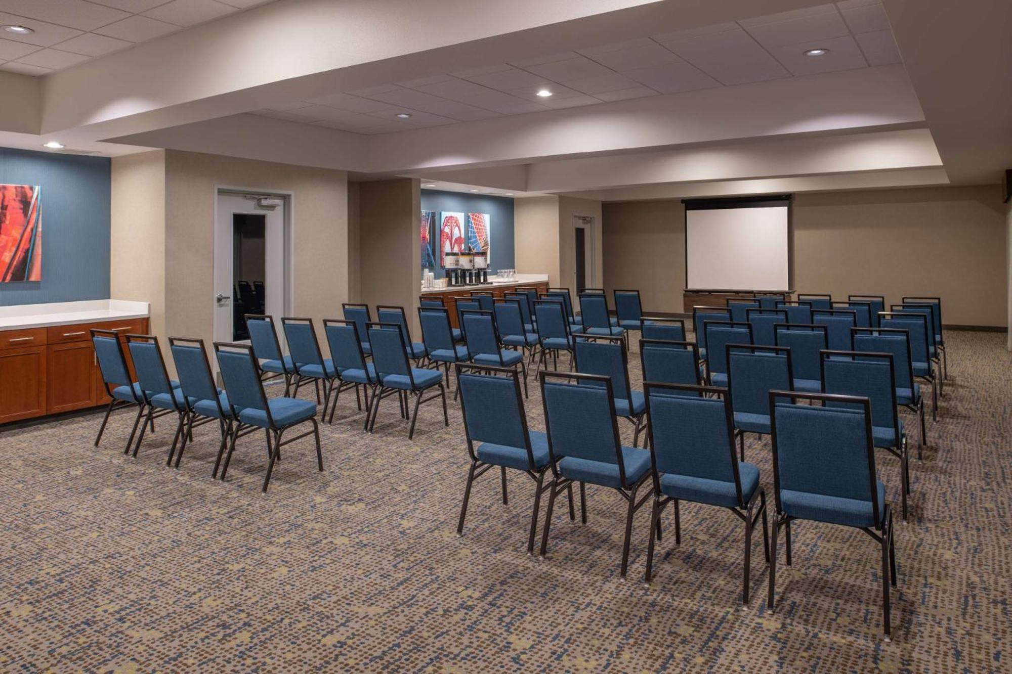 Hampton Inn And Suites Seattle - Airport / 28Th Avenue Сиатак Екстериор снимка