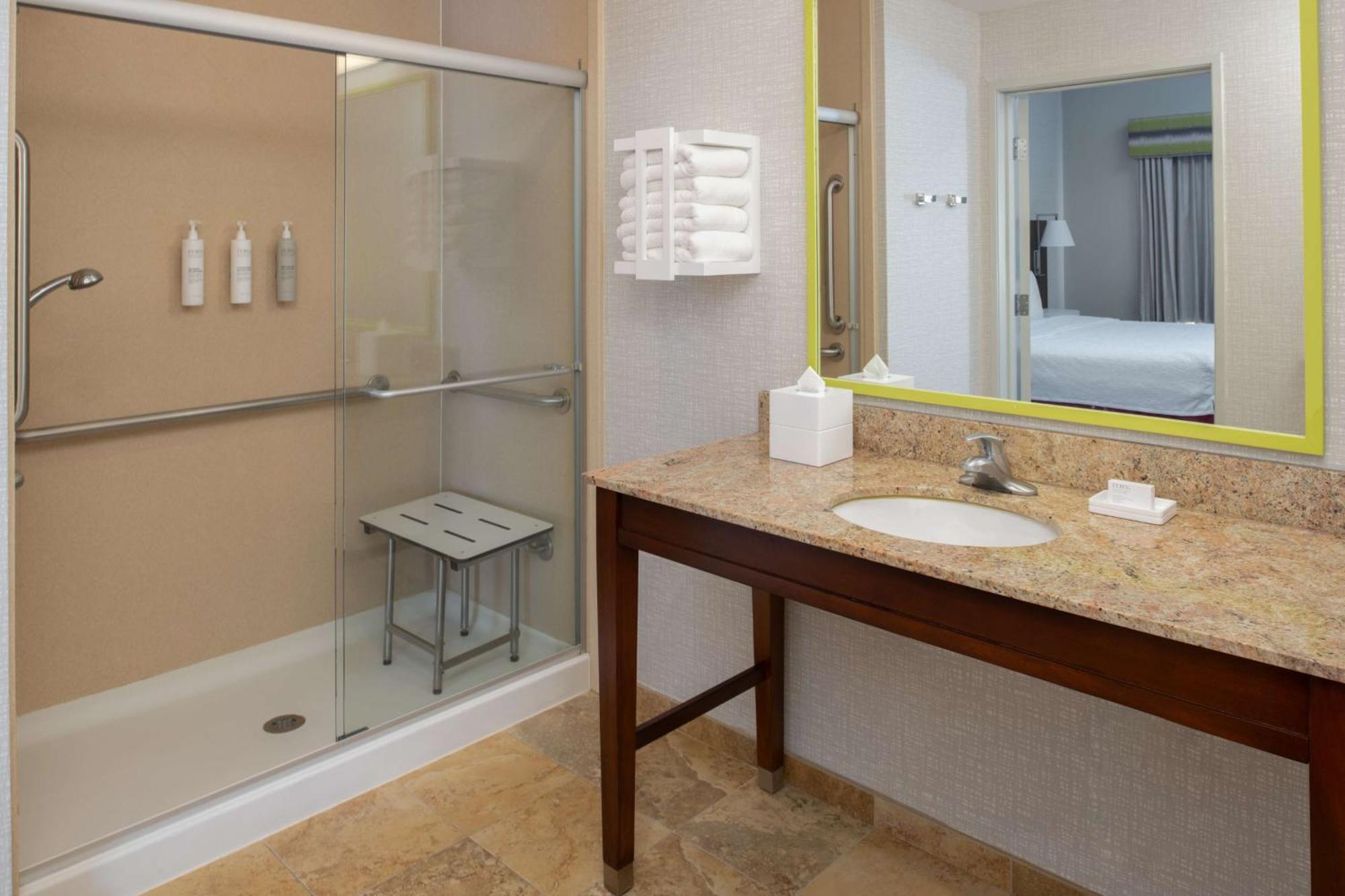 Hampton Inn And Suites Seattle - Airport / 28Th Avenue Сиатак Екстериор снимка
