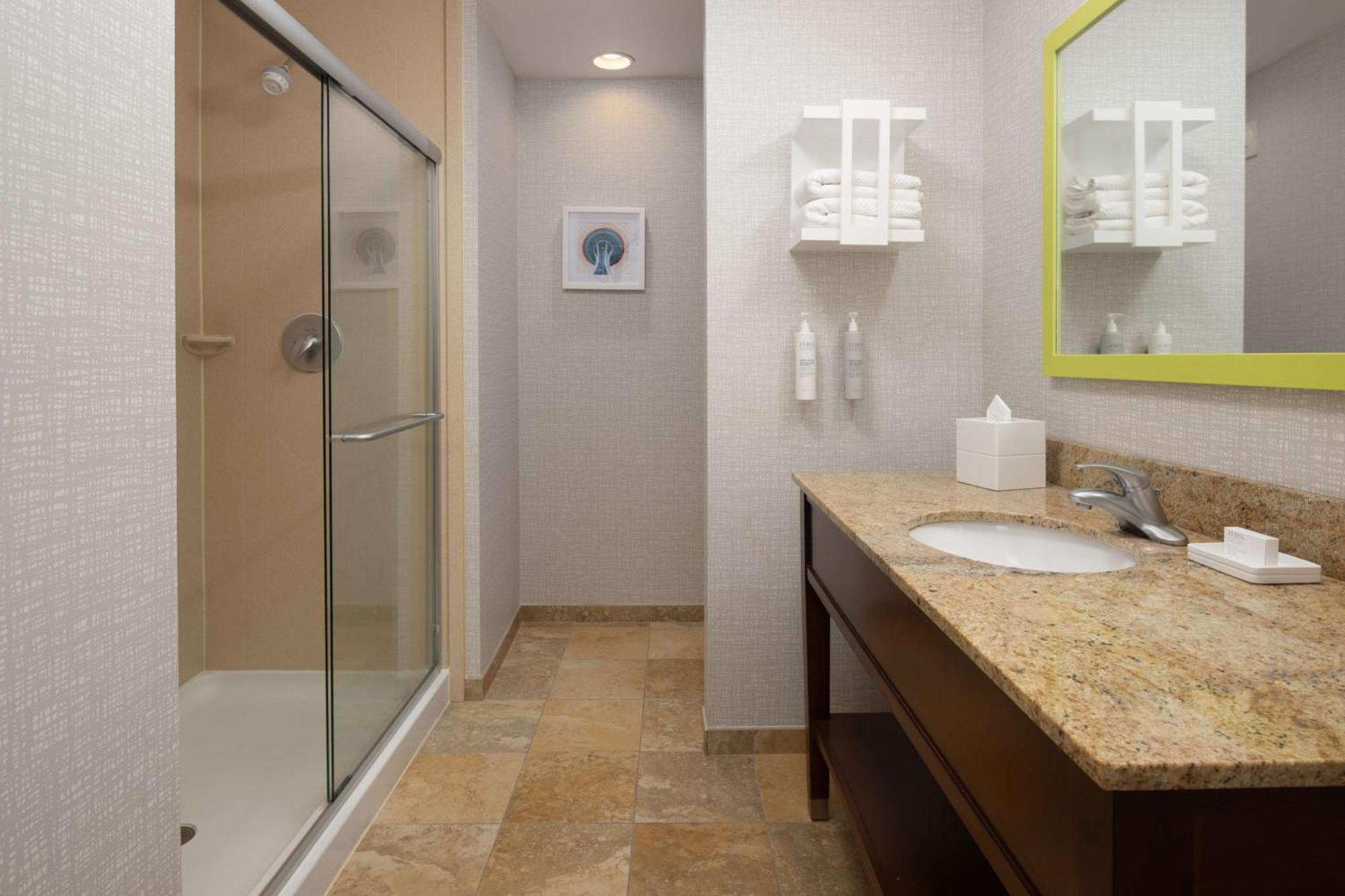 Hampton Inn And Suites Seattle - Airport / 28Th Avenue Сиатак Екстериор снимка