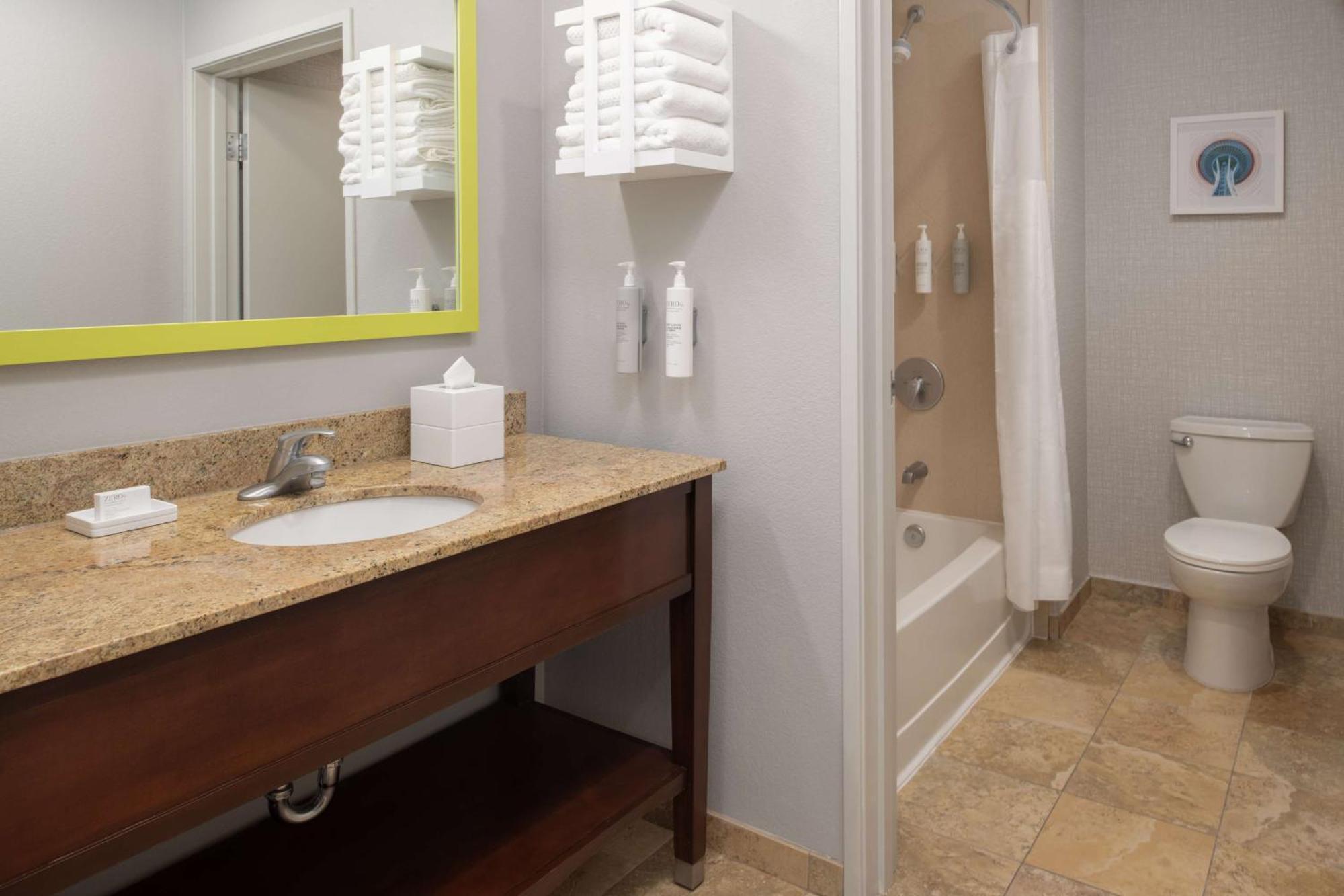 Hampton Inn And Suites Seattle - Airport / 28Th Avenue Сиатак Екстериор снимка
