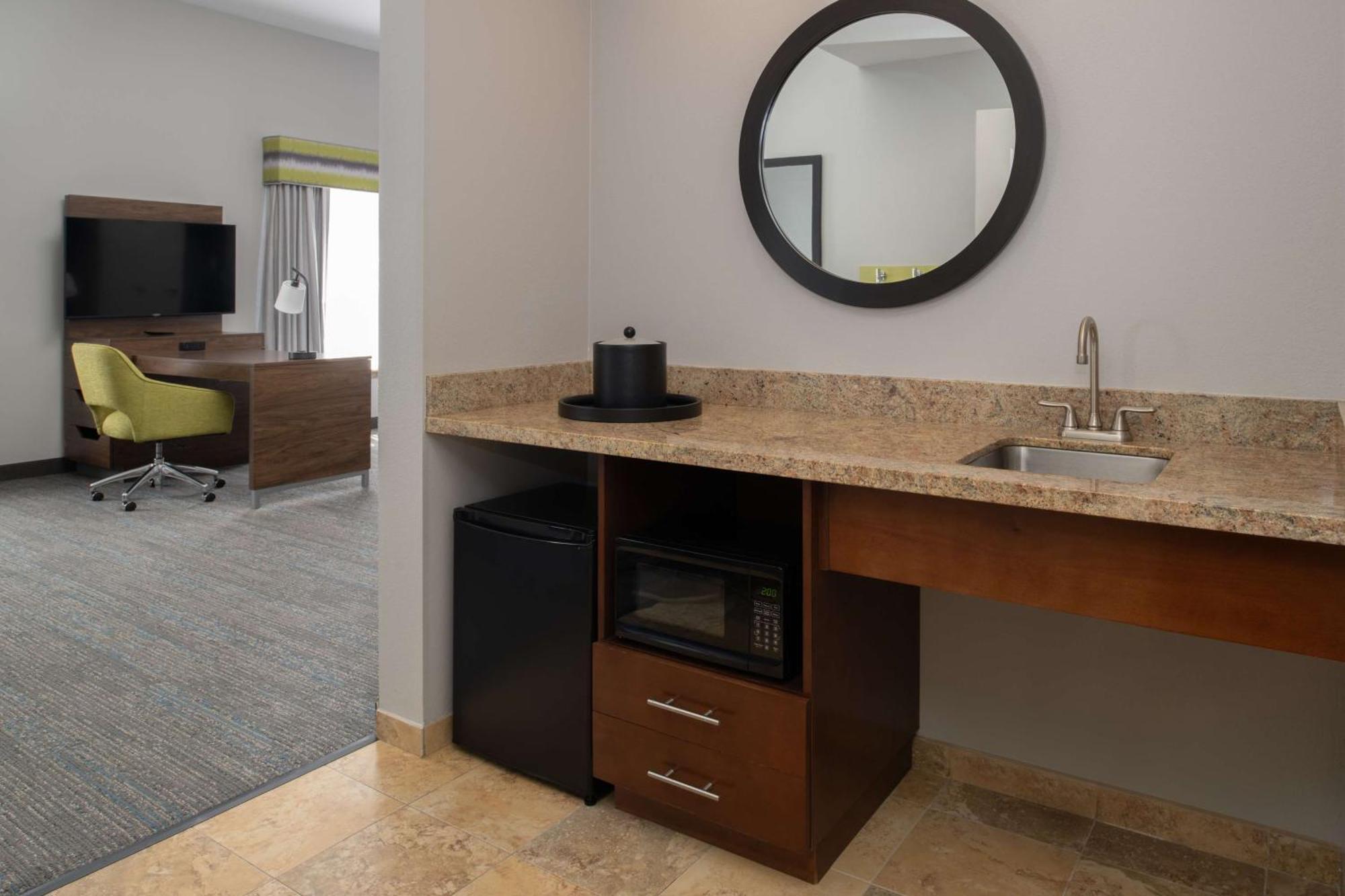 Hampton Inn And Suites Seattle - Airport / 28Th Avenue Сиатак Екстериор снимка