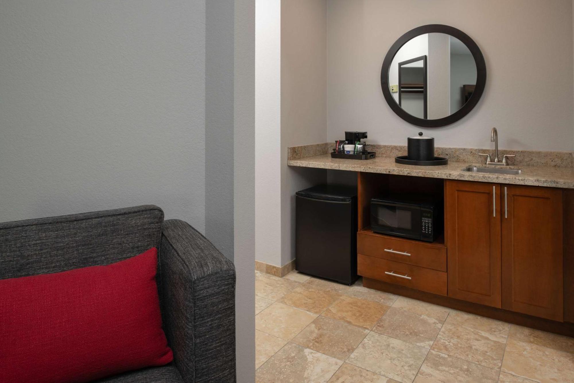 Hampton Inn And Suites Seattle - Airport / 28Th Avenue Сиатак Екстериор снимка