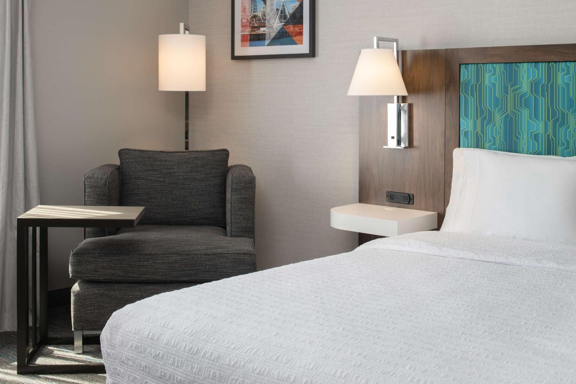 Hampton Inn And Suites Seattle - Airport / 28Th Avenue Сиатак Екстериор снимка