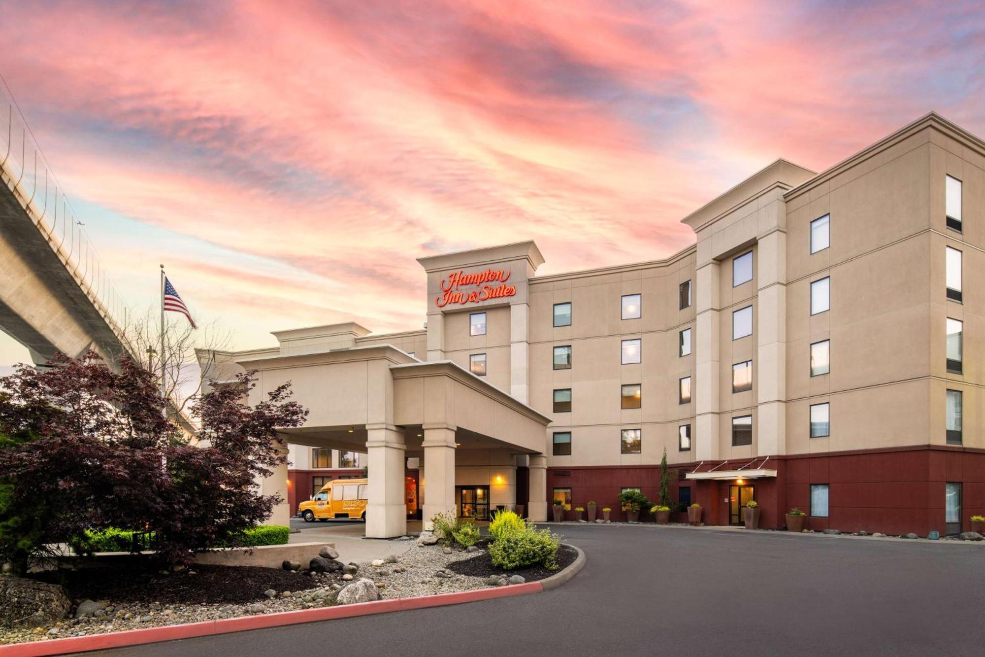 Hampton Inn And Suites Seattle - Airport / 28Th Avenue Сиатак Екстериор снимка