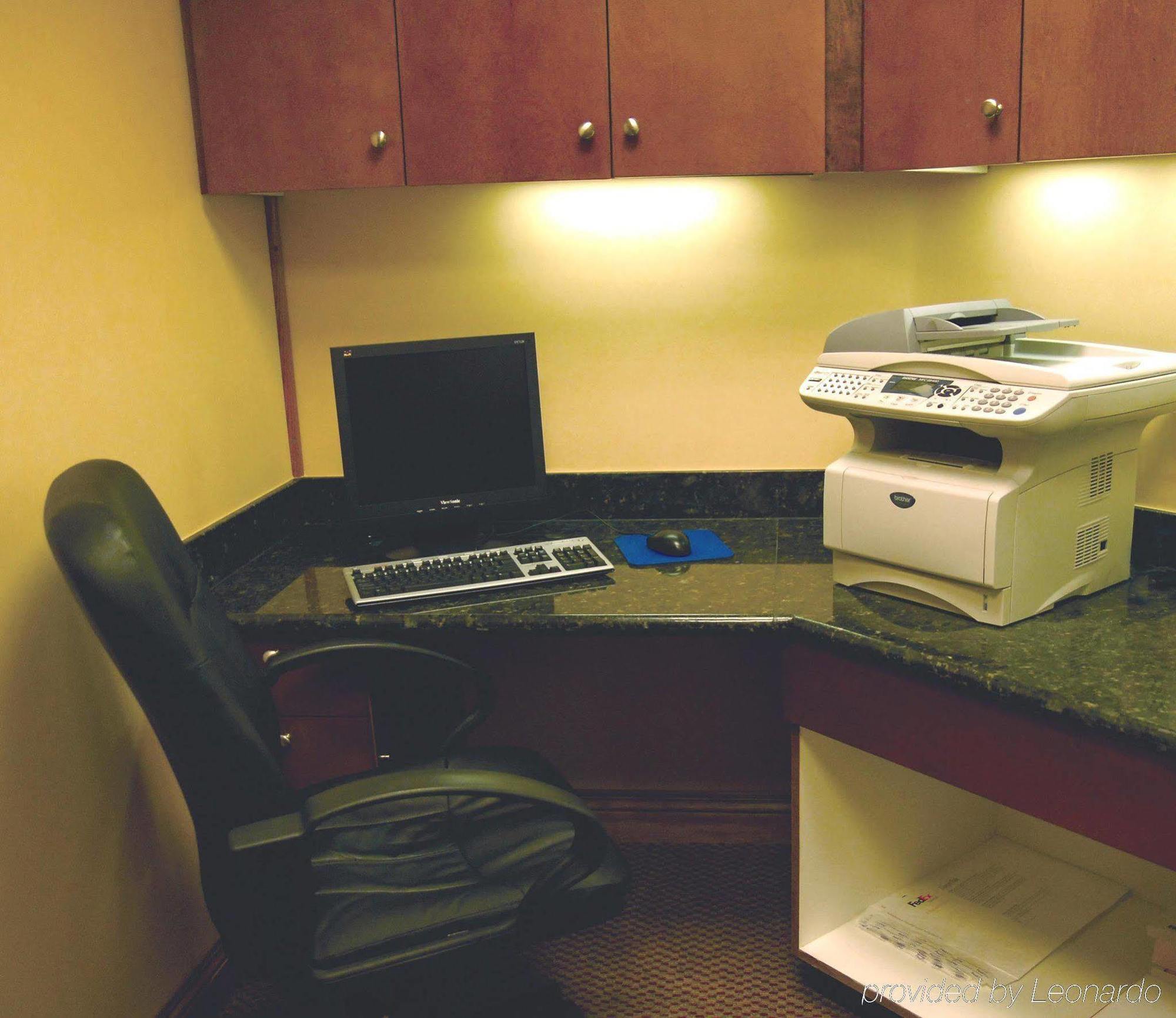 Hampton Inn And Suites Seattle - Airport / 28Th Avenue Сиатак Екстериор снимка