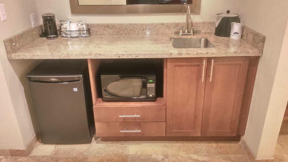 Hampton Inn And Suites Seattle - Airport / 28Th Avenue Сиатак Екстериор снимка