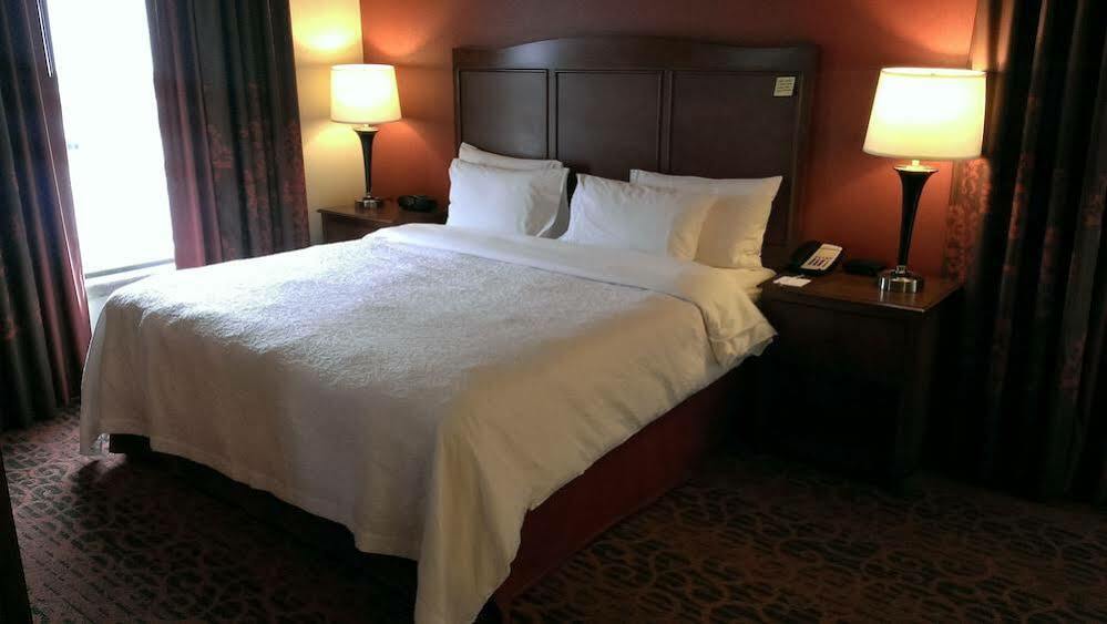 Hampton Inn And Suites Seattle - Airport / 28Th Avenue Сиатак Екстериор снимка